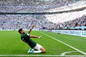 Leyu-拉齐奥发布备战花絮，今晨扳平良机，意甲任务艰巨，控场能力受关注(意甲拉齐奥队徽)