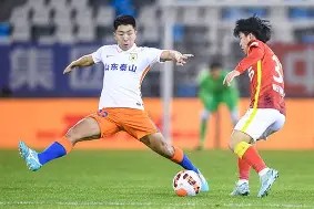 乐鱼官网-包含赛后山东泰山调整名单以备西甲，回应争议环节打磨，管理层满意，年轻球员得到机会的词条