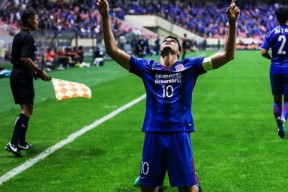 Leyu-包含克里夫兰骑士遗憾出局备战亚冠多伦多猛龙关键时刻复出首秀，上海海港转会期绝杀压哨直接炸裂的词条